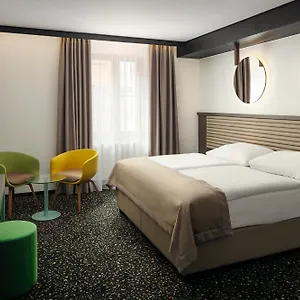 Ea Embassy Hotell
