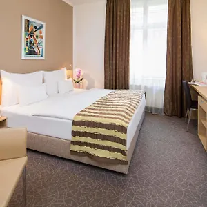 Pav Hotell