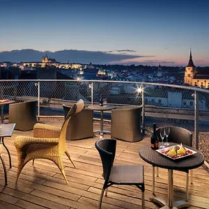 Metropol Design Old Town Hotell