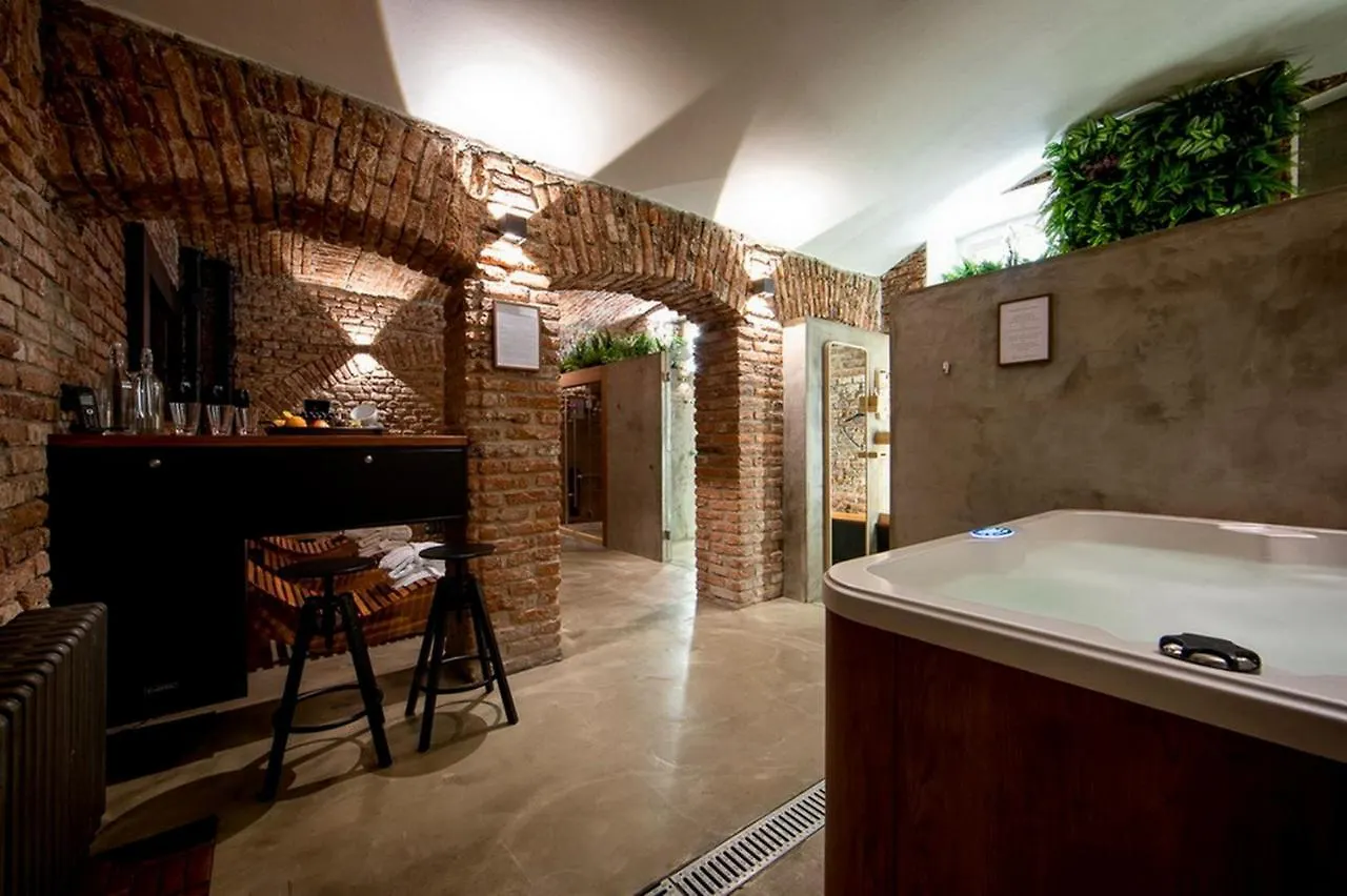 Miss Sophie'S New Town & Wellness Otel Prag 4*,